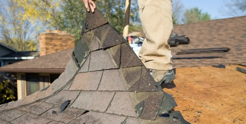How to Maintain a Roof in Harsh Weather Conditions (Complete Guide)